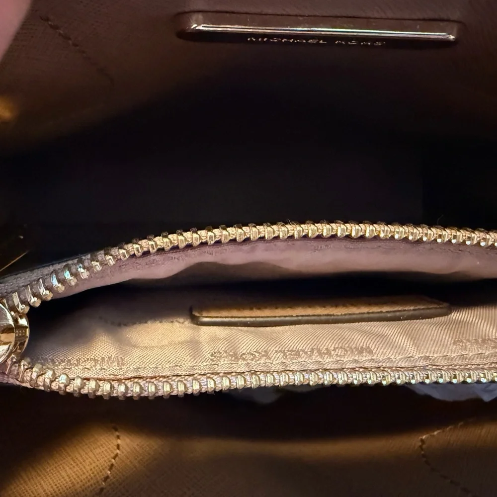 Michael Kors Green Pebbled Leather Satchel – Like New - Picture 4 of 5